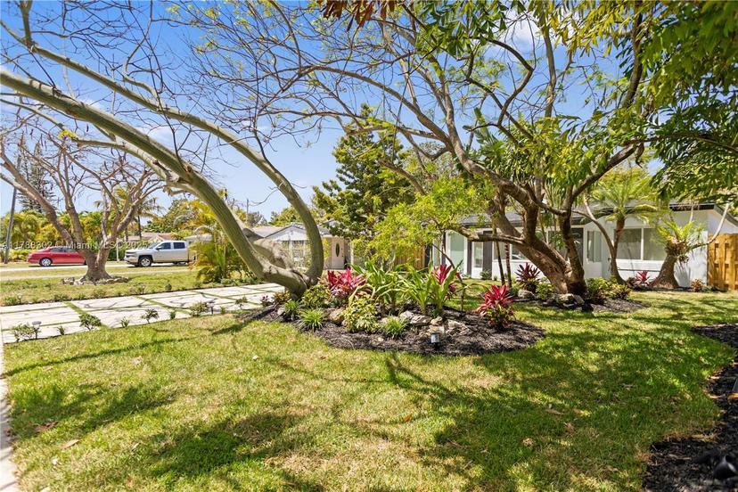 Picture of 1345 NE 182Nd St, North Miami Beach FL 33162