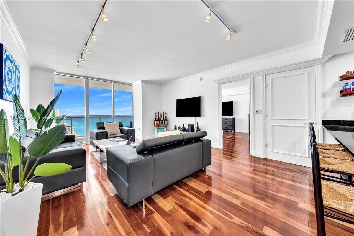 Picture of 1830 S Ocean Dr, Hallandale Beach, FL 33009