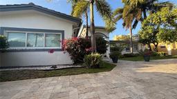 Picture of 2105 Arch Creek Dr, North Miami, FL 33181