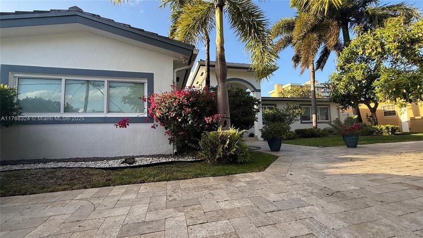 Picture of 2105 Arch Creek Dr, North Miami FL 33181