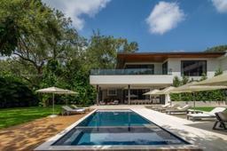 Picture of 5400 Hammock Dr, Coral Gables, FL 33156