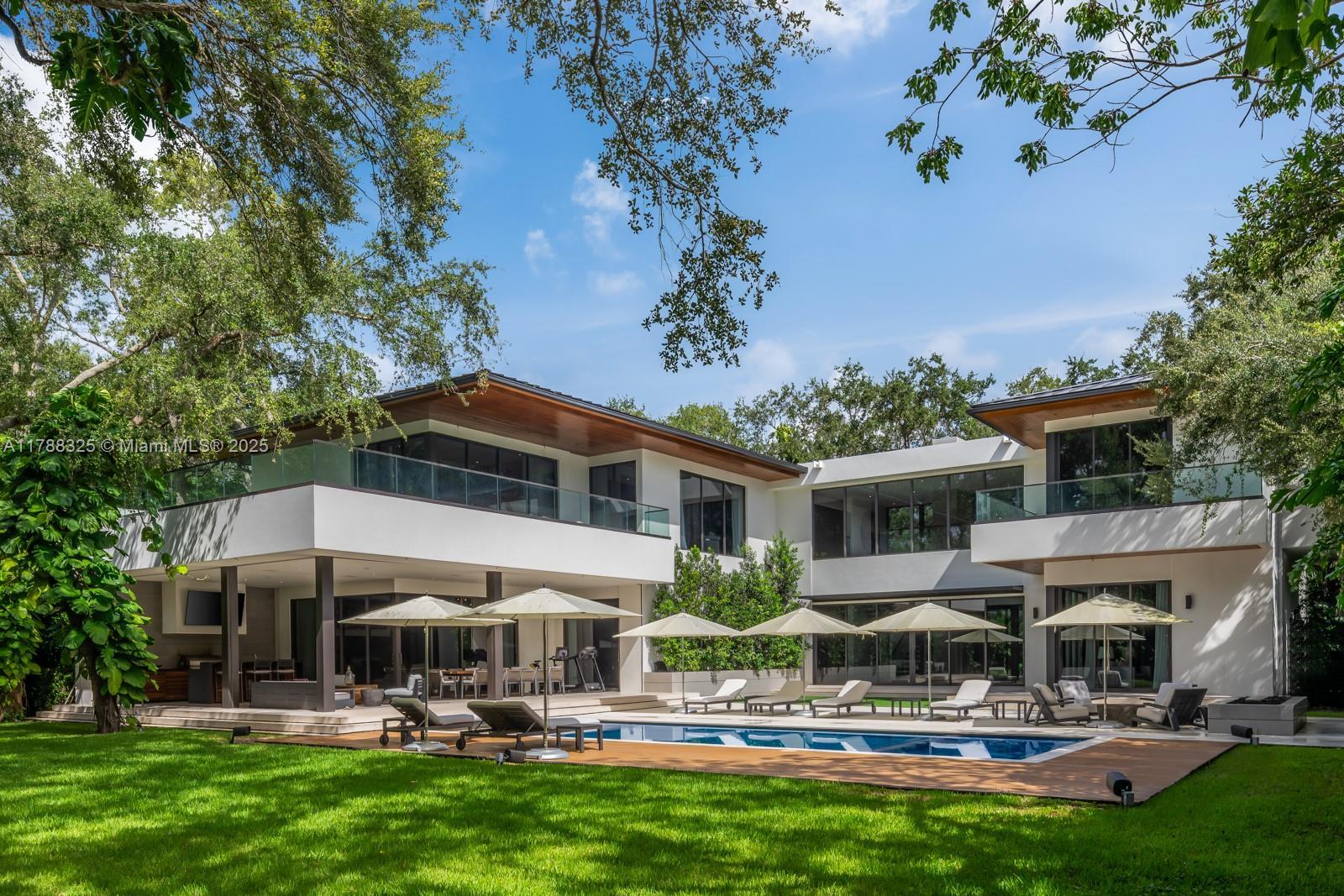Picture of 5400 Hammock Dr, Coral Gables, FL 33156