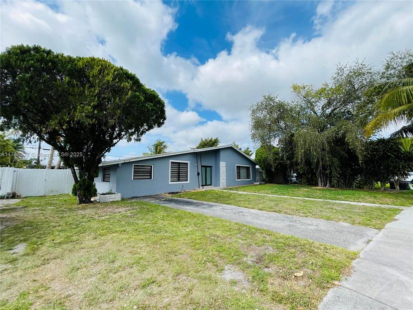 Picture of 460 NE 178Th St, North Miami Beach FL 33162