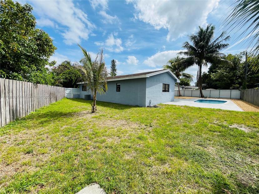 Picture of 460 NE 178Th St, North Miami Beach FL 33162
