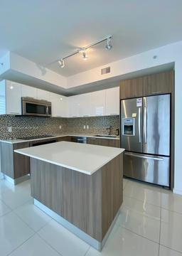 Picture of 5300 Paseo Blvd # 1001, Doral, FL 33166