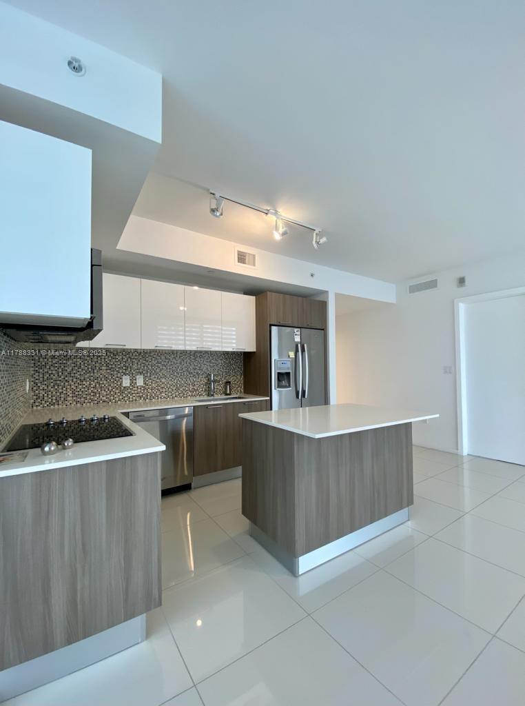 Picture of 5300 Paseo Blvd # 1001, Doral FL 33166
