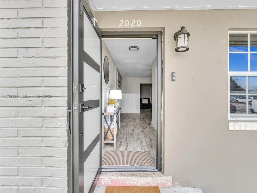 Picture of 2020 NW 190Th Ter, Miami Gardens FL 33056