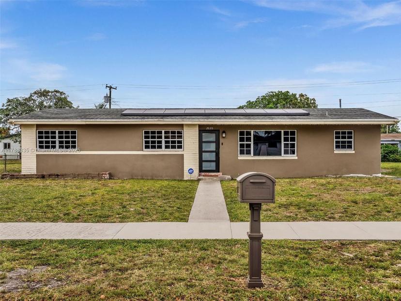 Picture of 2020 NW 190Th Ter, Miami Gardens FL 33056