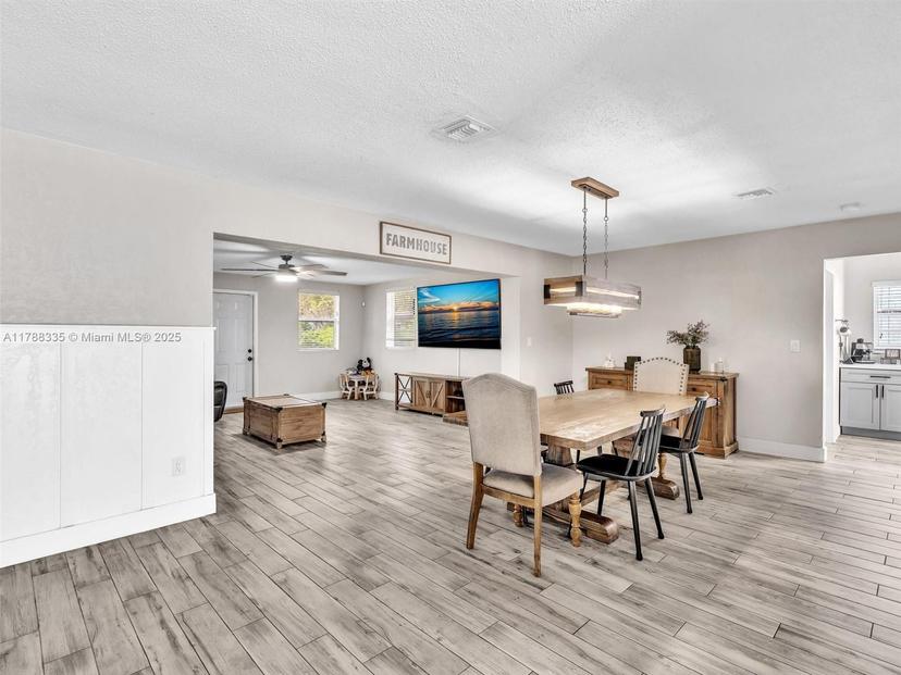 Picture of 2020 NW 190Th Ter, Miami Gardens FL 33056