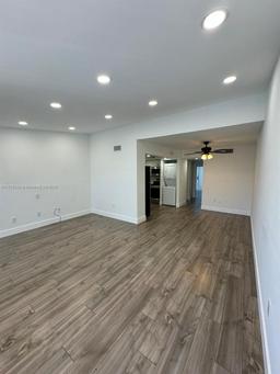 Picture of 6702 NW 166Th Ter # 202, Miami Lakes, FL 33014