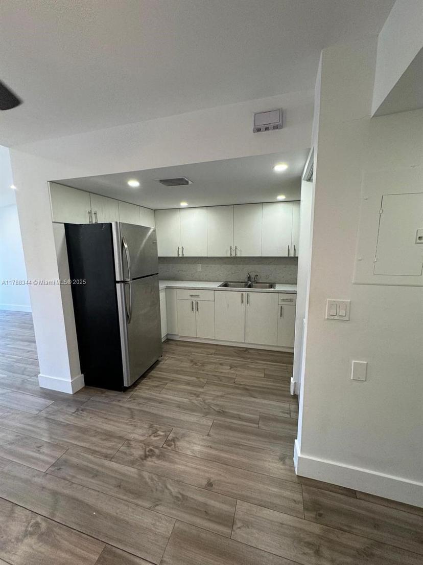 Picture of 6702 NW 166Th Ter # 202, Miami Lakes FL 33014