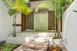 Picture of 2055 NE 120Th Rd, North Miami, FL 33181