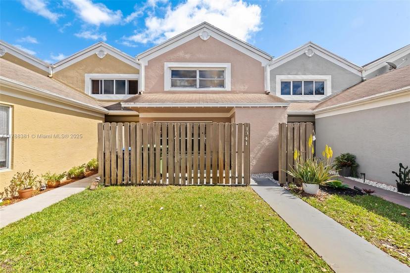 Picture of 1341 NW 123Rd Ter # 1341, Pembroke Pines FL 33026