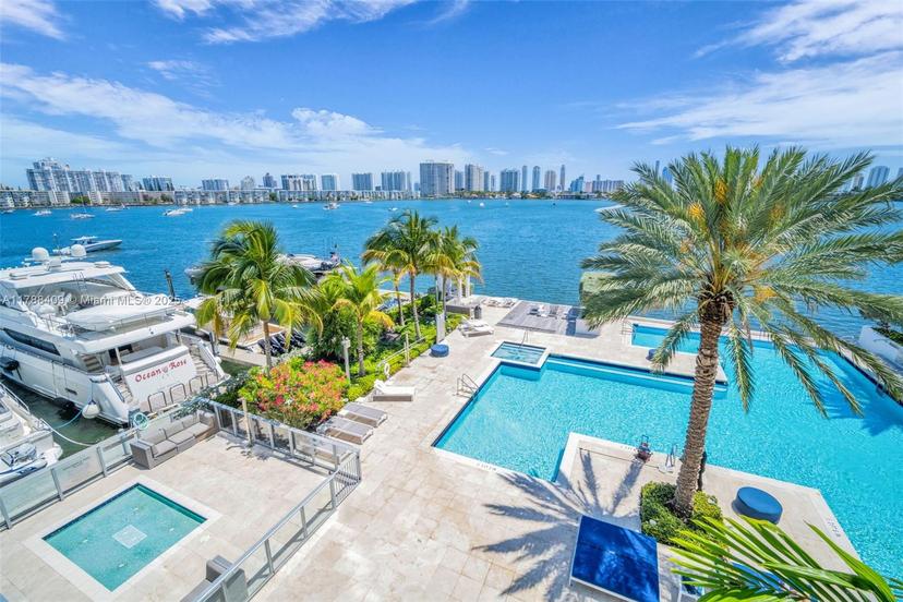 Picture of 17111 Biscayne Blvd # 309, North Miami Beach FL 33160