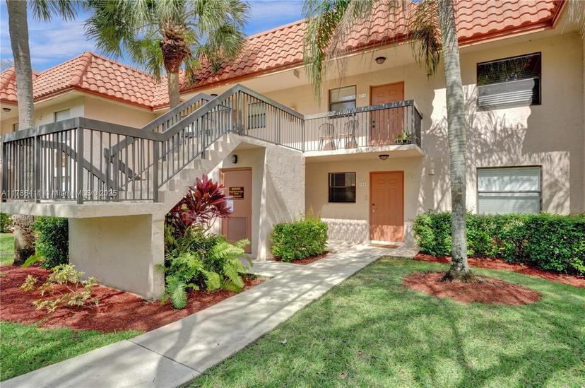 Picture of 15705 W Waterside Cir # 104, Sunrise FL 33326