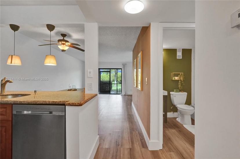 Picture of 15705 W Waterside Cir # 104, Sunrise FL 33326