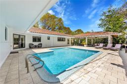 Picture of 2325 Alhambra Cir, Coral Gables, FL 33134