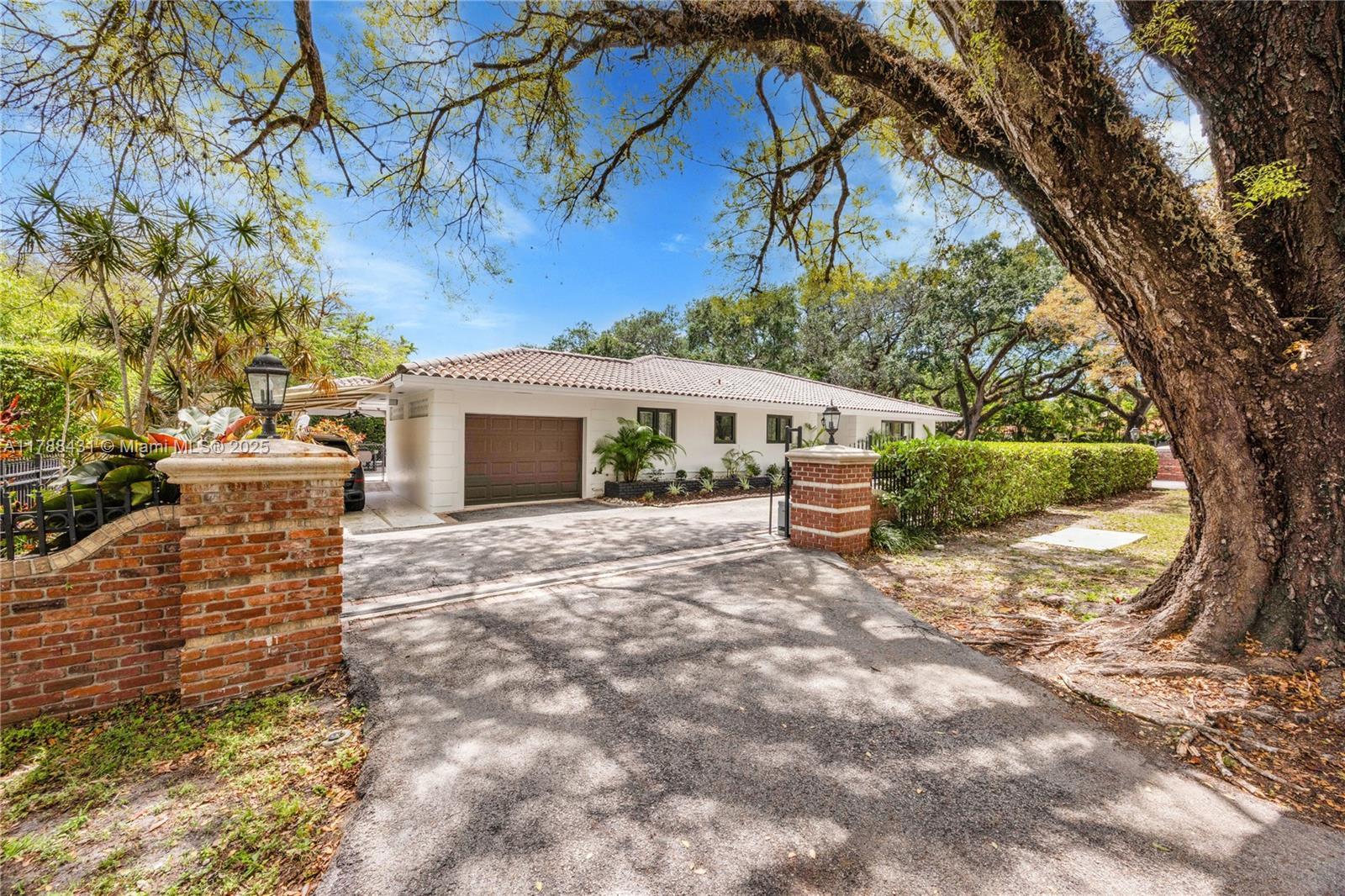 Picture of 2325 Alhambra Cir, Coral Gables, FL 33134