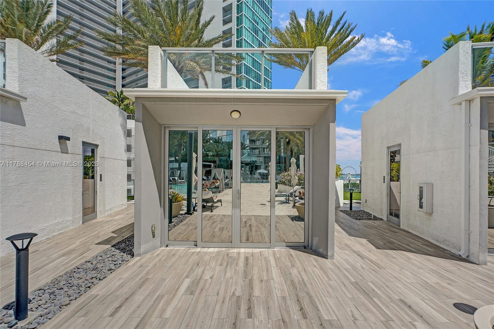 Picture of 851 NE 1St Ave, Miami, FL 33132