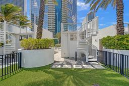 Picture of 851 NE 1St Ave, Miami, FL 33132