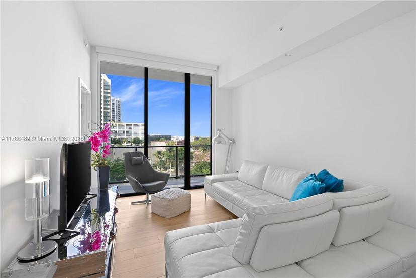 Picture of 2678 Tigertail Ave # 615, Miami FL 33133