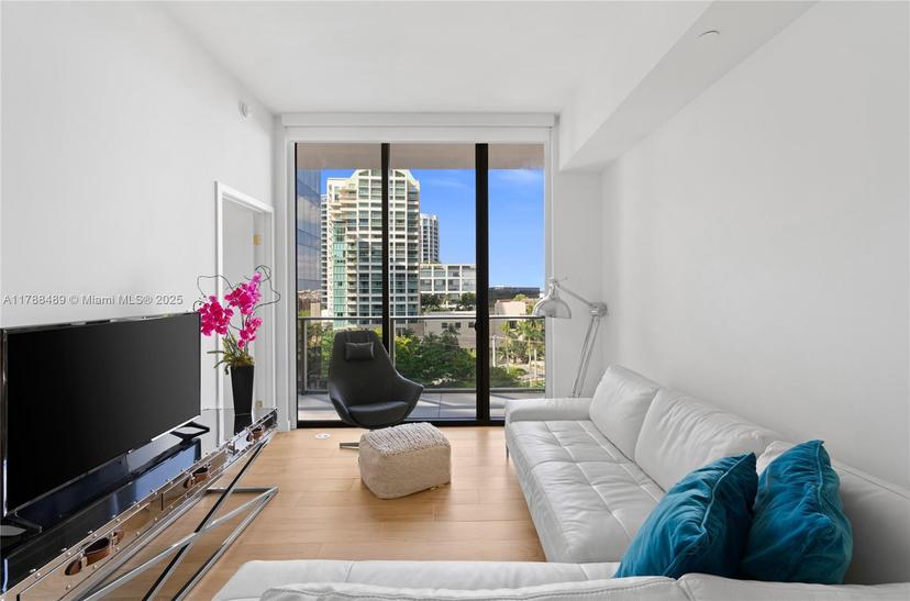 Picture of 2678 Tigertail Ave # 615, Miami FL 33133