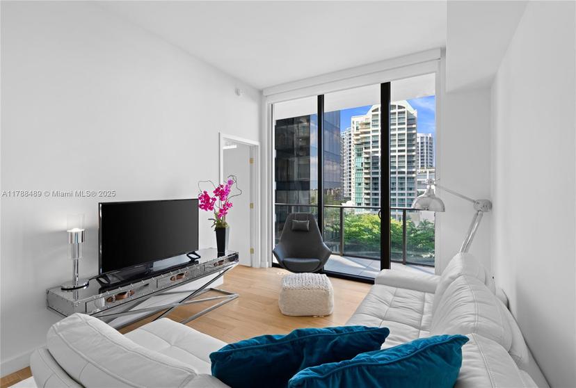 Picture of 2678 Tigertail Ave # 615, Miami FL 33133