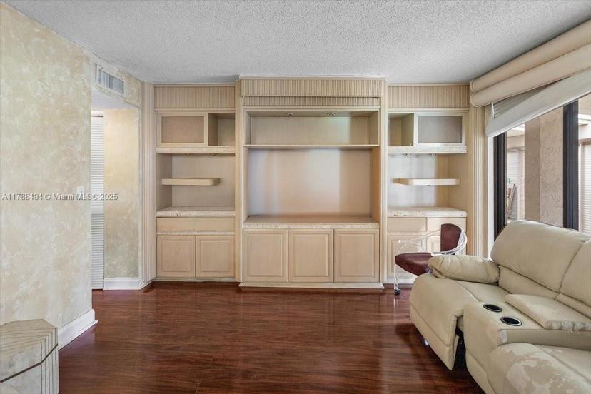 Picture of 2808 N 46Th Ave # E650, Hollywood FL 33021