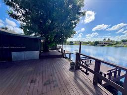 Picture of 13922 Kendale Lakes Dr, Miami, FL 33183