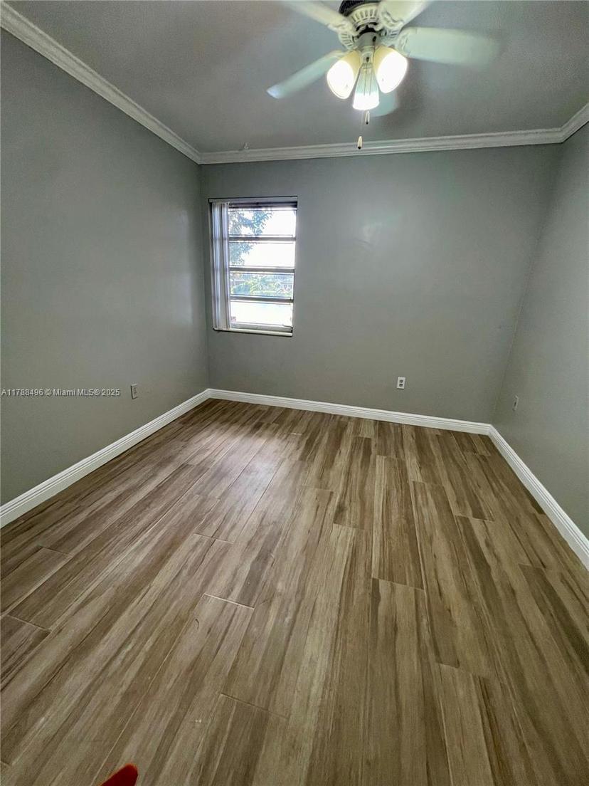 Picture of 13922 Kendale Lakes Dr, Miami FL 33183