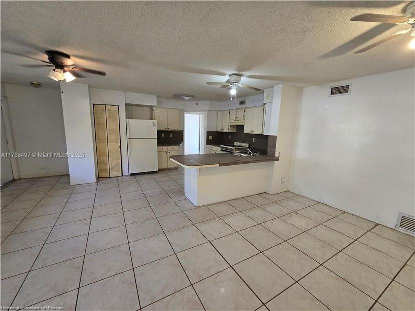 Picture of 3019 Sabal Palm Dr, Sebring FL 33870