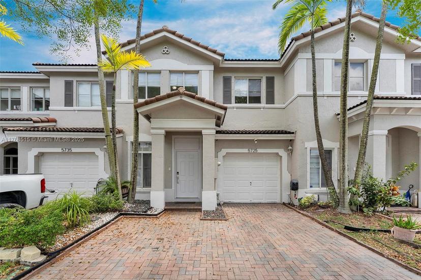 Picture of 5725 NW 112Th Path, Doral FL 33178