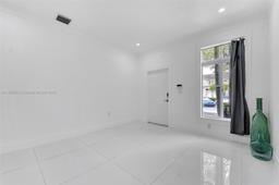 Picture of 5725 NW 112Th Path, Doral, FL 33178