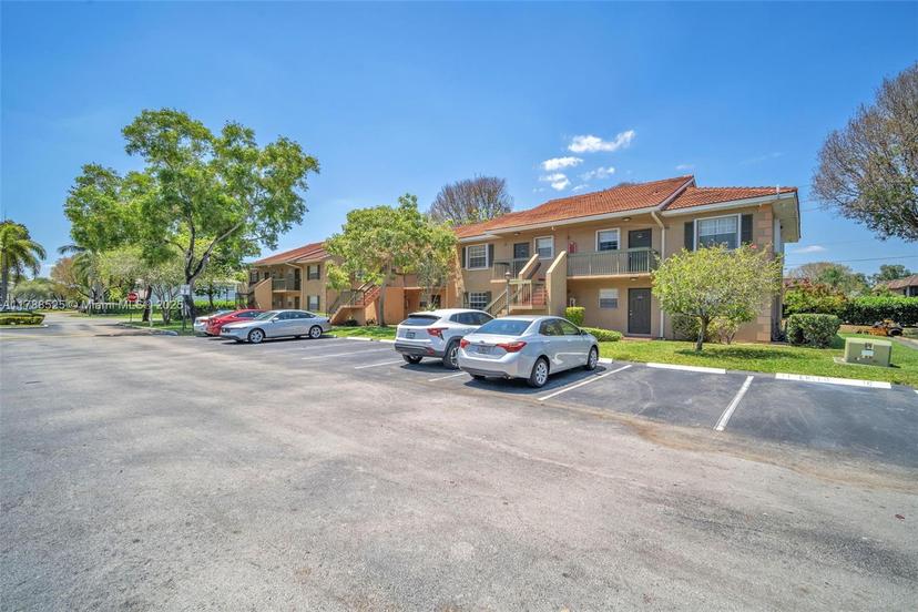 Picture of 10457 NW 8Th St # 105, Pembroke Pines FL 33026