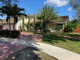 Picture of 10115 SW 127Th Ct, Miami, FL 33186