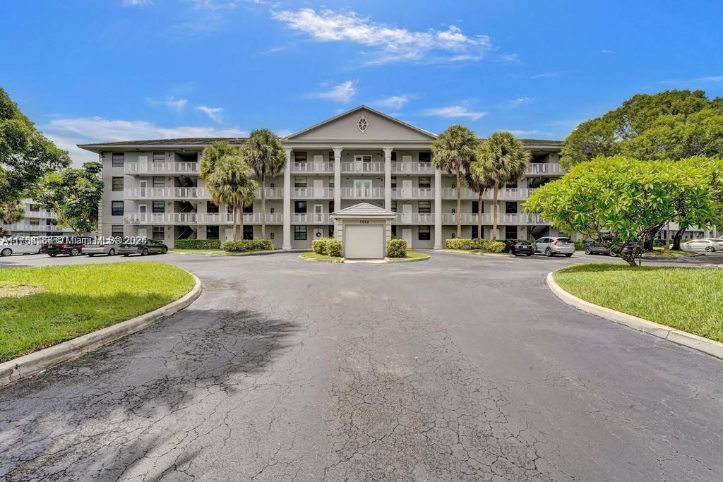 Picture of 1522 Whitehall Dr # 202, Davie, FL 33324