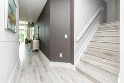 Picture of 5134 W Madison Lakes Cir W, Davie, FL 33328