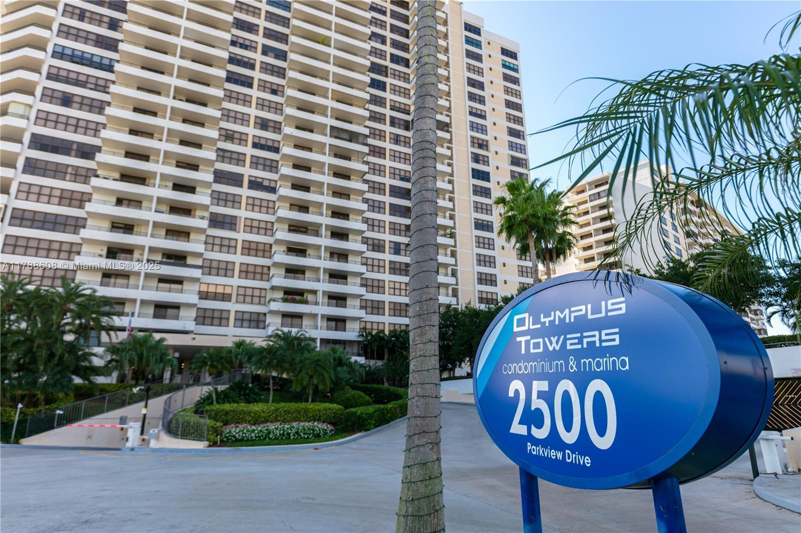 Picture of 2500 Parkview Dr # 1121, Hallandale Beach, FL 33009