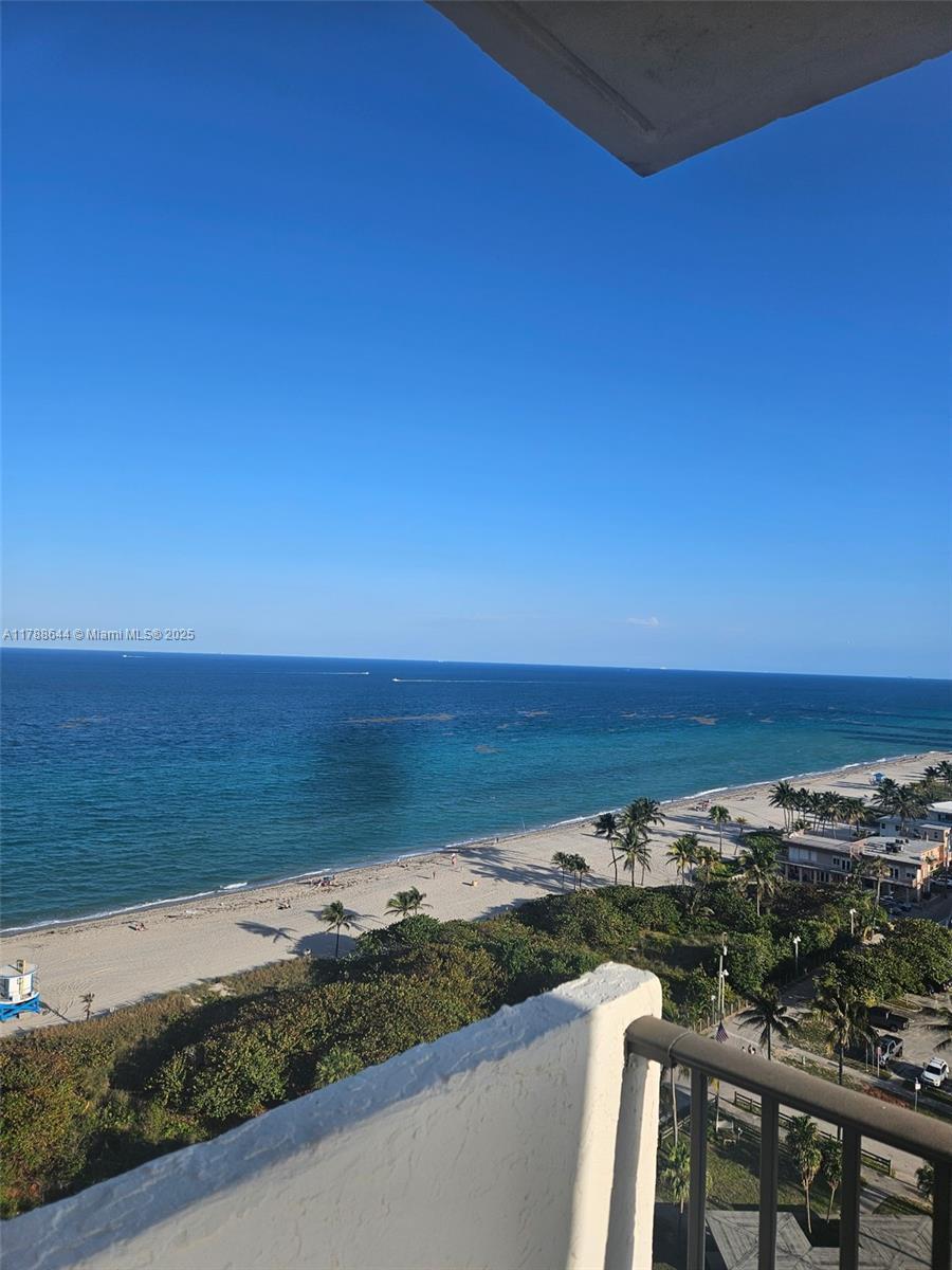 Picture of 1201 Ocean Dr # 1702S, Hollywood, FL 33019
