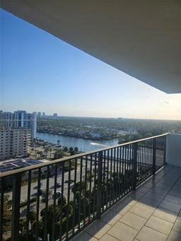 Picture of 1201 Ocean Dr # 1702S, Hollywood, FL 33019