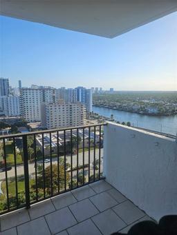 Picture of 1201 Ocean Dr # 1702S, Hollywood, FL 33019