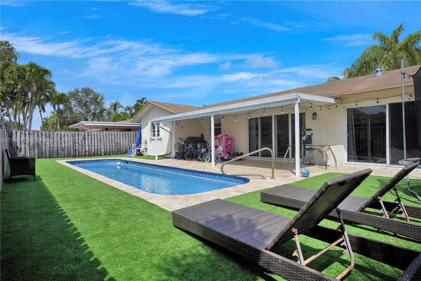 Picture of 9340 NW 43Rd Mnr, Sunrise FL 33351