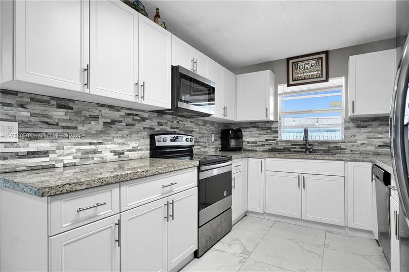 Picture of 9340 NW 43Rd Mnr, Sunrise FL 33351