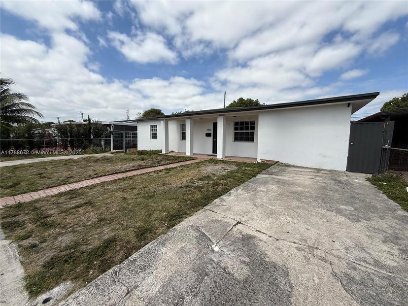 Picture of 3902 E 8Th Ct, Hialeah FL 33013