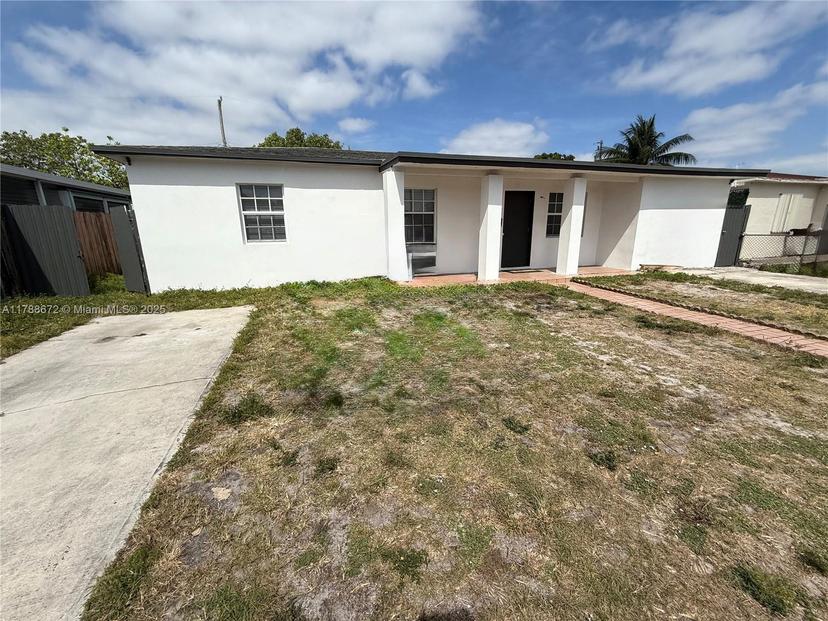 Picture of 3902 E 8Th Ct, Hialeah FL 33013