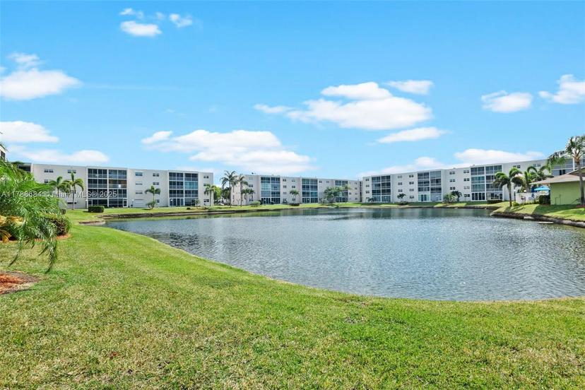 Picture of 1024 SE 4Th Ave # 102, Dania Beach FL 33004