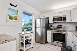 Picture of 1024 SE 4Th Ave # 102, Dania Beach, FL 33004