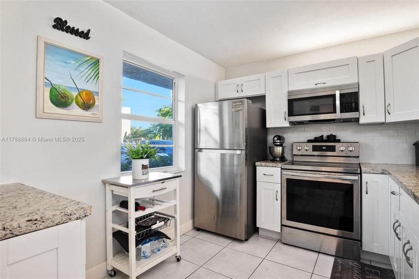 Picture of 1024 SE 4Th Ave # 102, Dania Beach FL 33004