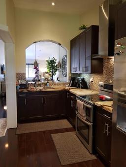 Picture of 930 NE 33Rd Ter # 202, Homestead, FL 33033