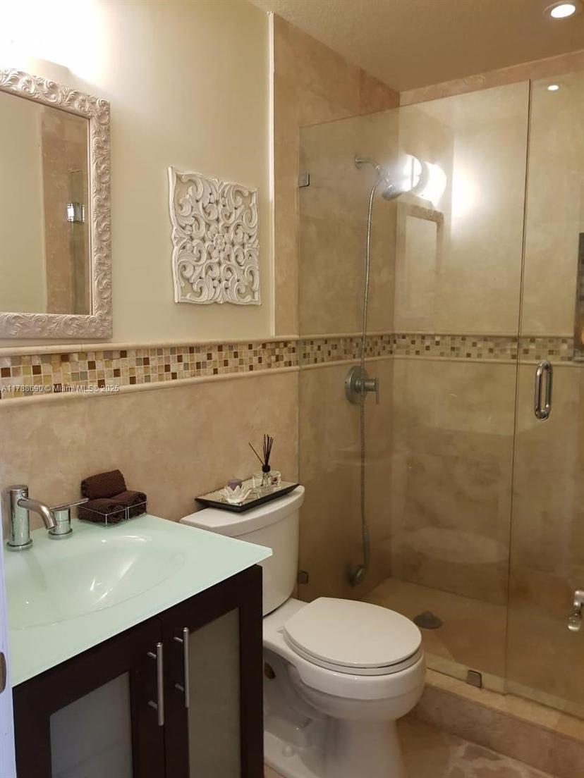Picture of 930 NE 33Rd Ter # 202, Homestead FL 33033